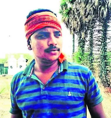 మేడారం వెళ్లొస్తుండగా రోడ్డు ప్రమాదం