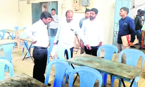 కౌంటింగ్‌ హాల్‌, స్ట్రాంగ్‌ రూమ్‌ పరిశీలన 