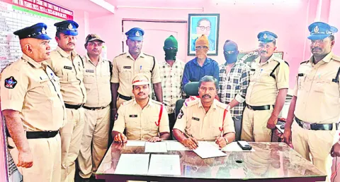 అంతర్‌ జిల్లాల గేదెల దొంగలు అరెస్ట్‌ 