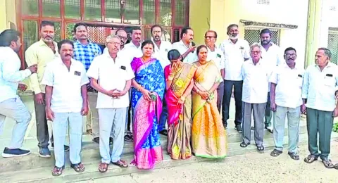 టీడీపీలో పరువు కరువు 