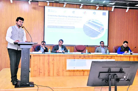 ఏప్రిల్‌ నాటికి పేదల గృహాలకు సోలార్‌ వెలుగులు 