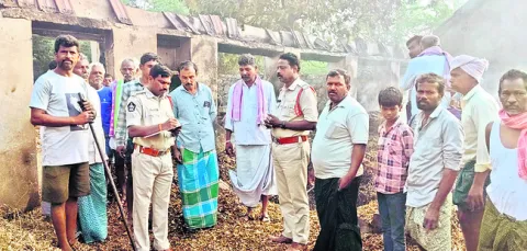 కోళ్లఫాం షెడ్డులో అగ్ని ప్రమాదం