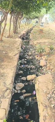 శివారు అధ్వానం 