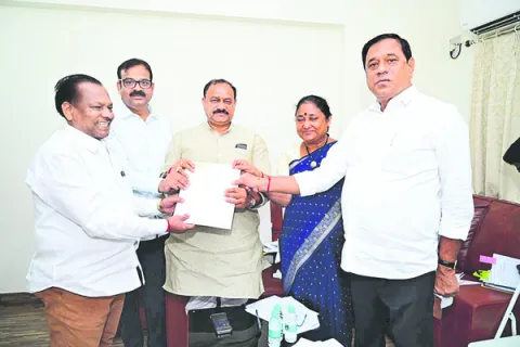 చేతులెత్తేశారు? 