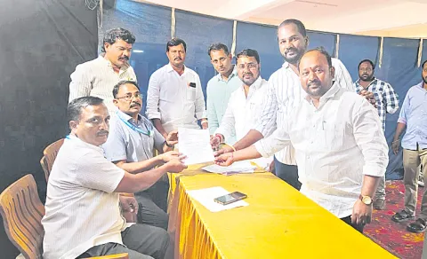 Political heat rises in Ranga Reddy and Medchal as municipal nomination withdrawal deadline nears