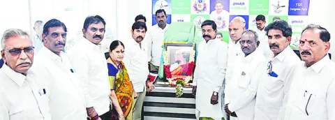 ఘనంగా జిల్లా ఆవిర్భావ దినోత్సవం