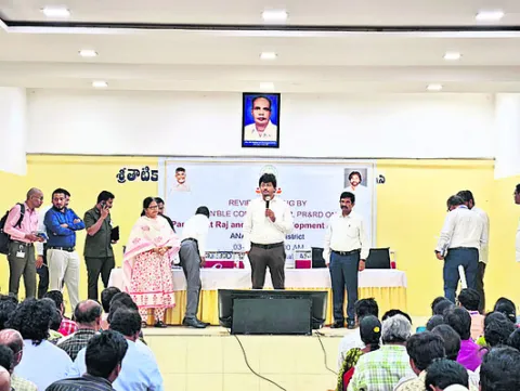 శతశాతం ఇంటి పన్నులు వసూలు చేయాలి 