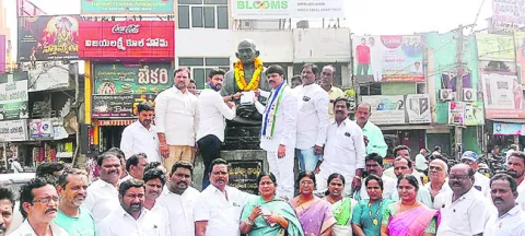 కూటమి నేతలపై చర్యలు తీసుకోవాలి