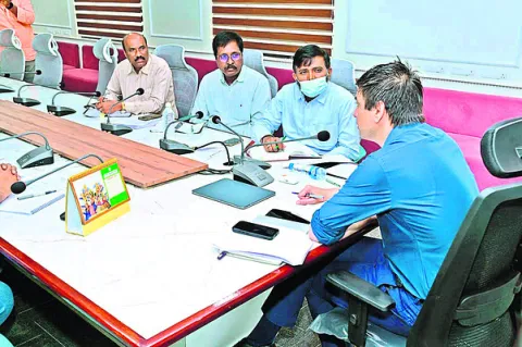 హాస్టళ్లపై పకడ్బందీ ప్రణాళిక 