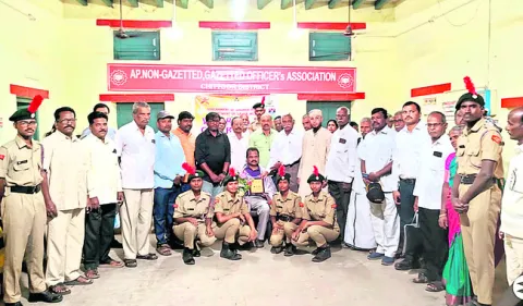 వరసిద్దుడి సేవలో మాజీ న్యాయమూర్తులు 
