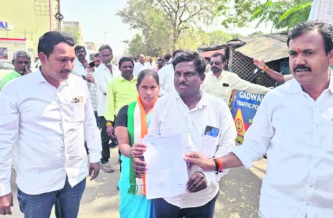 బరిలో 1,573 మంది