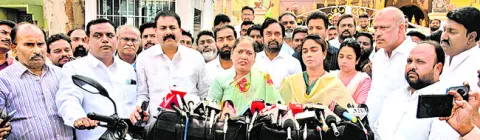 ప్రభుత్వానికి బుద్ధి చెబుతాం 