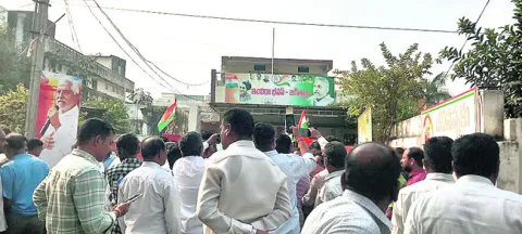 అసంతృప్తుల జ్వాలలు