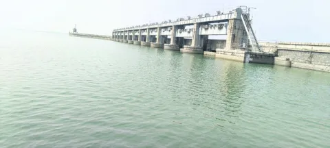 ఆయకట్టుకు నీరందిస్తున్నా.. నిండుకుండే!