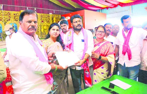 కాంగ్రెస్‌, బీజేపీలను ఓడించండి 