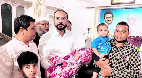 అగ్ని ప్రమాదంలో నలుగురికి గాయాలు 