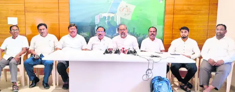 రాష్ట్రంలో ఆటవికపాలన 