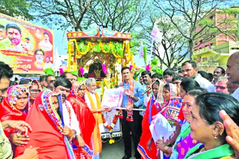 సేవాలాల్‌ ఆశయాలు కొనసాగిద్దాం 