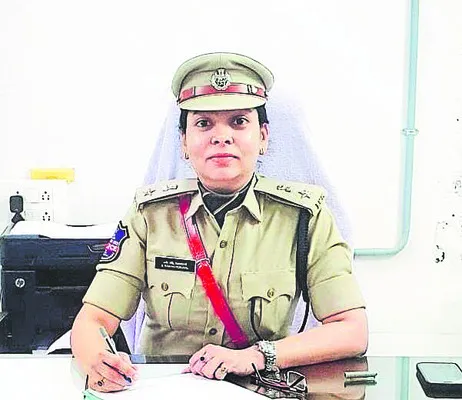 ఎన్నికల నియమావళి పాటించాలి