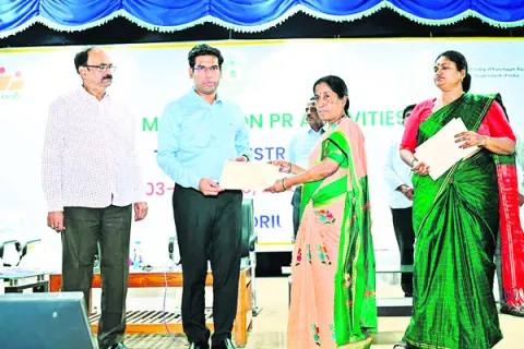 గ్రామాల అభివృద్ధికి పన్నుల వసూలే కీలకం