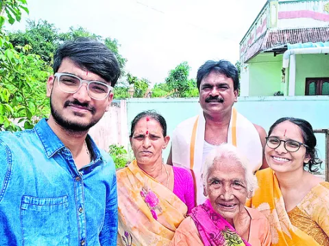 గ్రూపు–1లో శ్రీతేజస్విని 
