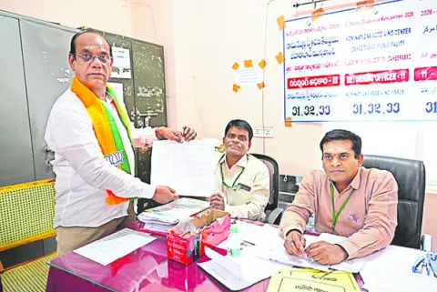 బీజేపీ నాయకుల నిలదీత 