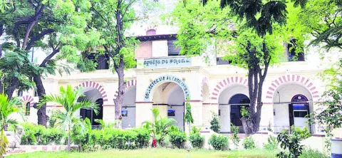 కలెక్టరేట్‌లో ‘అవినీతి’ అనకొండ 