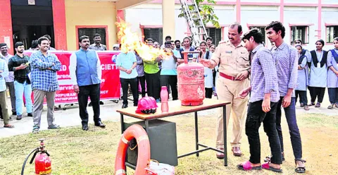 గోల్డెన్‌ అవర్‌లో ధైర్యమే ప్రాణదాత