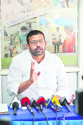 పెద్దపులిని కూడా ప్రచారానికి వాడుకుంటున్నారు