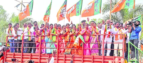  మున్సిపాలిటీలు అప్పగిస్తే.. అభివృద్ధి చేసి చూపిస్తా