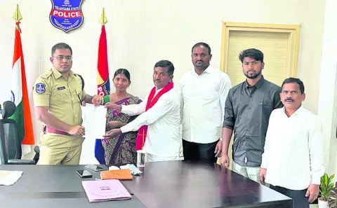 నా కొడుకును స్వగ్రామానికి రప్పించండి