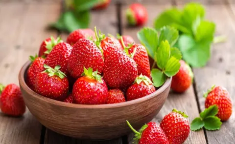 Strawberry:  Amazing Benefits of Strawberry for Glowing, Healthy 