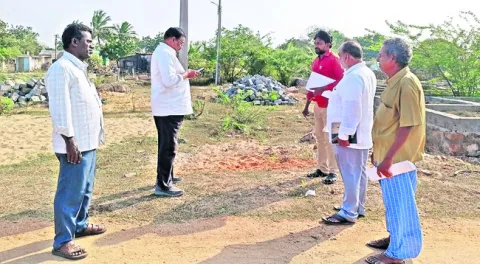 ఇళ్ల నిర్మాణంపై ప్రత్యేక దృష్టి