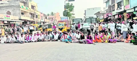 ట్రాక్టర్‌ ఢీకొని ఒకరి మృతి
