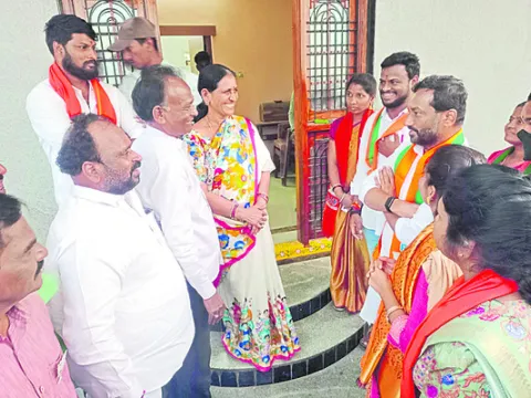 ఆ రెండూ మోసకారి పార్టీలే