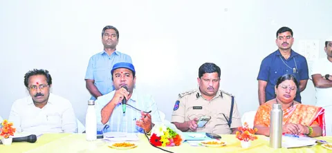 ఆధ్యాత్మిక శోభ వెల్లి విరియాలి