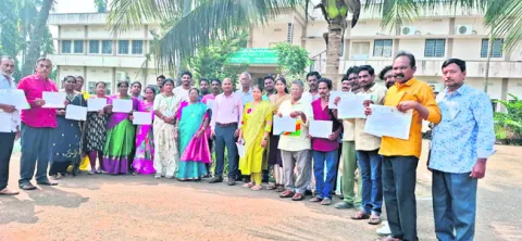 తేనెటీగల పెంపకంతో స్వయం సమృద్ధి 