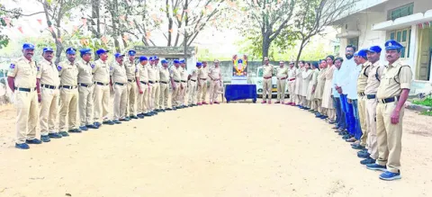 సౌమ్యకు ఎకై ్సజ్‌ శాఖ నివాళి