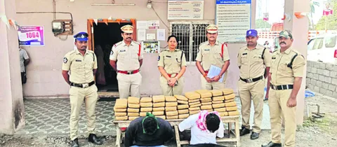 100 కిలోల గంజాయి పట్టివేత 