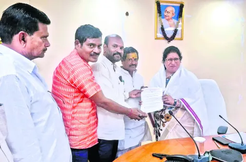 పవర్‌లూమ్‌ కార్మికులకు త్రిఫ్టు పథకాన్ని కొనసాగించాలి