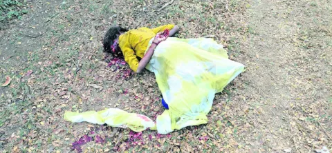 ఆటో, లారీ ఢీ