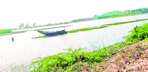 కడలి వెంట కాసుల వేట 