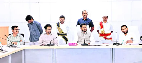 భూసేకరణ పనులు వేగవంతంగా చేపట్టాలి