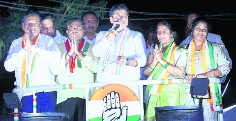 ● రాష్ట్ర ఐటీ, పరిశ్రమలశాఖ మంత్రి  దుద్దిళ్ల శ్రీధర్‌బా