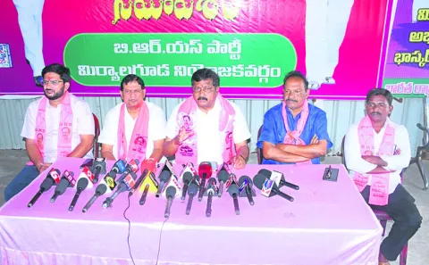 కేసీఆర్‌ను తిడితే గొప్పోడివి కావు