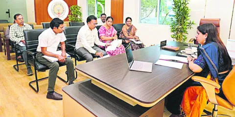 డ్వాక్రా రుణాల్లో అక్రమాలపై కఠిన చర్యలు తీసుకోండి 