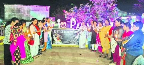 మహిళా సంఘాల నిరసన 