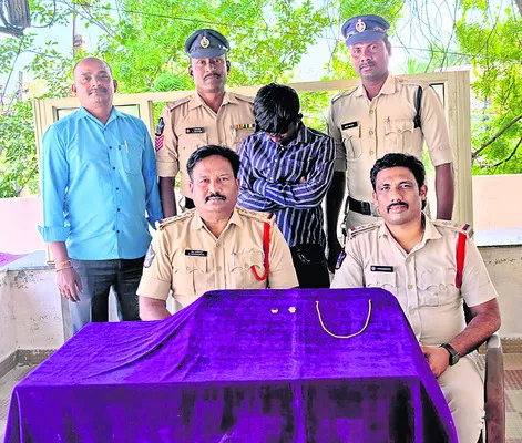 చోరీ కేసులో నిందితుడి అరెస్ట్‌ 