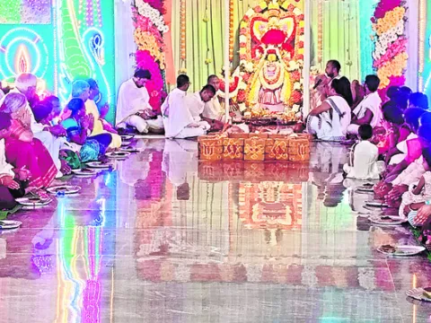 వైభవంగా లక్ష కుంకుమార్చన 