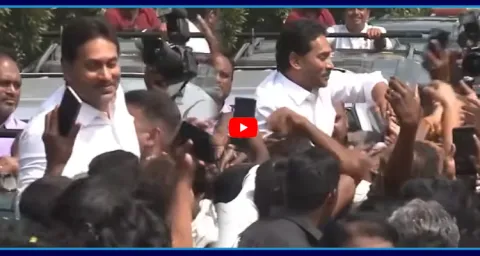YS Jagan Mohan Reddy Convoy In Ibrahimpatnam 1